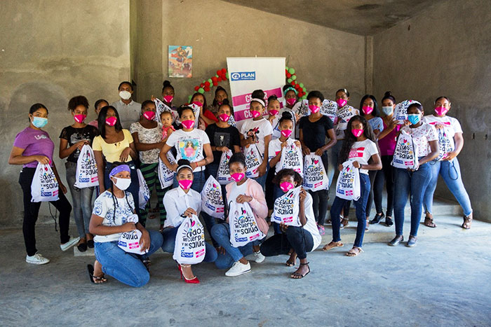 Distribution of hygiene kits, Santo Domingo, Dominican Republic - Laura Cristina Bretón Despradel