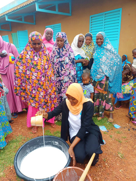 Liquid soap manufacturing training, Yagma, Burkina Faso - Yasmine Sunita Sawadogo